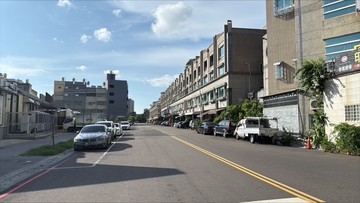 專員小江在大魯閣草衙道明鳳騎樓透天｜高雄市前鎮區明鳳十一街