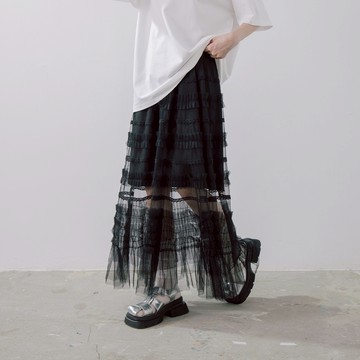 QUEENSHOP_ S 女裝 蕾絲網紗拼接多層次荷葉長裙 兩色售 現+預 【03021567】