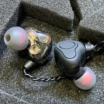 隔日到貨免運🇹🇼 千元級別人聲王者 「六核高音質 入耳式耳機」 3.5mm 有線耳機 三單體 Hi-Res等級