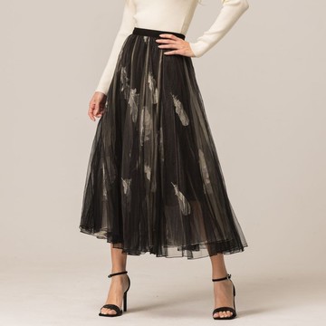 仙氣飄飄羽毛繡花紗裙    黑