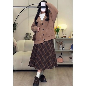佰分佰/100kg內可穿/大尺碼女裝/秋冬套裝/V領/針織毛衣/開衫格紋/裙子/兩件套
