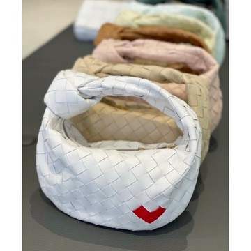 Bottega Veneta BV 777607 愛心V 迷你 Jodie 包 白色《2024季度新品》