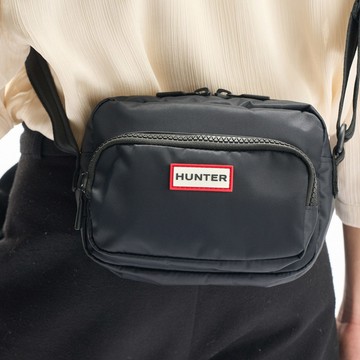 尼龍側背包-黑色