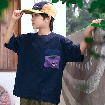 Y B S - 純棉圓領短袖上衣-撞色拼接口袋-藏青色