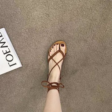 2023年夏季新款綁帶沙灘涼鞋女夏真皮好配搭平底三亞旅游度假涼鞋