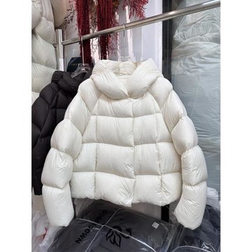 9632白鵝絨云朵泡芙超軟高級感連帽加厚面包羽絨服女磁吸扣冬新款