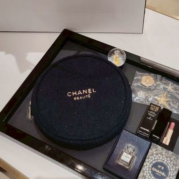 Chanel 限定款藍金圓餅包
