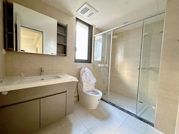 龍井｜輕屋齡大面寬雙車美別墅｜近沙田路全聯｜邊間戶｜台中市龍井區龍泉街