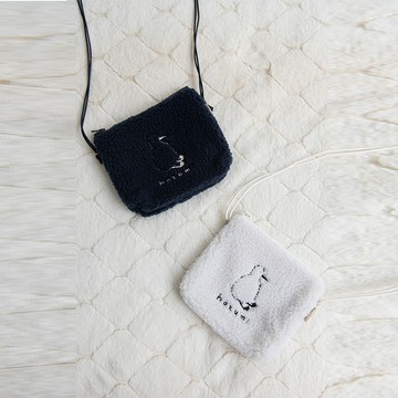 Hozumi 小天鵝刺繡毛毛包 兩色售