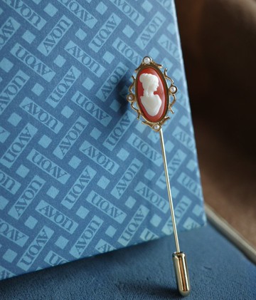 古董1978年金色古典塑料仕女 CAMEO 帽針 別針 領帶針 AVON T04