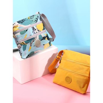 新款單肩斜挎小包女輕薄百搭多層迷你背包時尚尼龍牛津布包猴子包