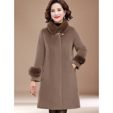 皮毛一體中年女媽媽羊絨外套中老年女冬裝洋氣水貂絨大衣2024新款