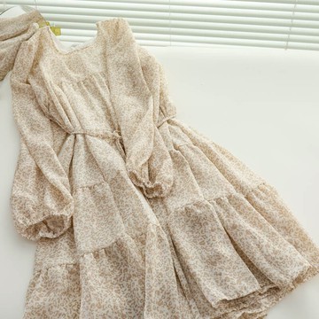 碎花雪紡連衣裙女春夏寬松顯瘦溫柔氣質長袖系帶收腰泡泡袖中長裙