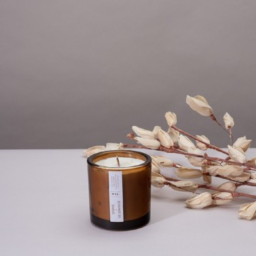 【英國 wxy】Amber 蠟燭(S)- 佛手柑油 & 竹 /142g