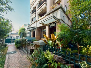 一手屋十期葳格6房庭院孝親朝南人車分道雙車美墅｜台中市北屯區軍榮三街