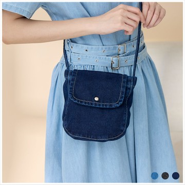 天藍小舖-簡便牛仔斜背小包-共3色-$399【A17175106】