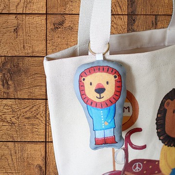 娃娃吊飾-紳士獅