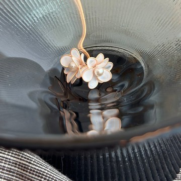 晨曦白梔 | 梔子花極簡白金小花手作耳環 手工樹脂花朵耳環