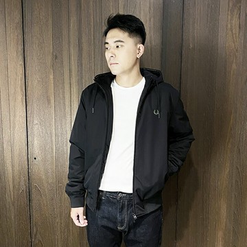 美國百分百【全新真品】Fred Perry 防風外套 連帽 男款 歐洲精品 保暖 logo 黑色 零碼 DE87