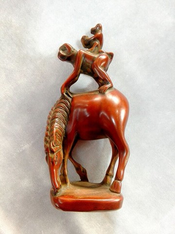 樹脂工藝品仿紅木開光馬上封侯家居飾品招財擺設侯上侯1入