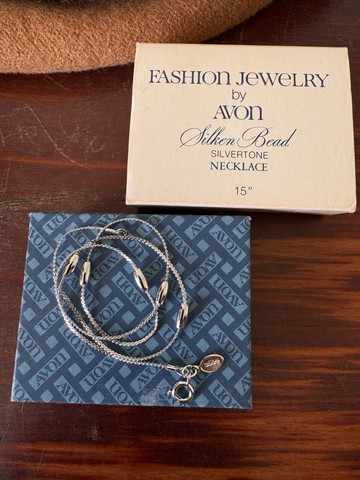 老又好古董珠寶Avon 1980銀色小豆豆項鍊  N669