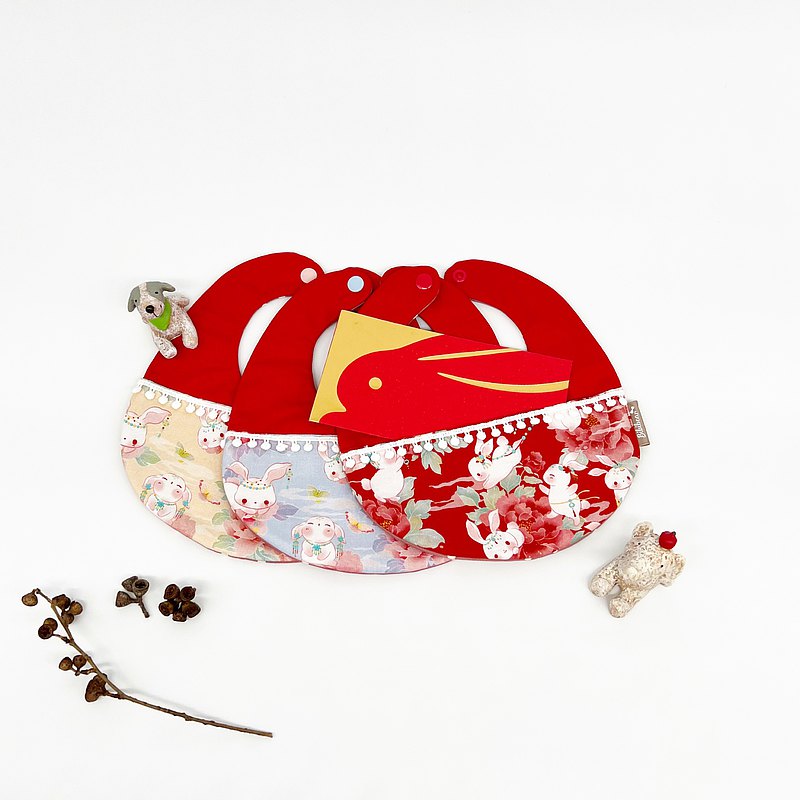 【小熊比比】兔年金兔蕾絲紅包圍兜 花型圍兜 利是利是封