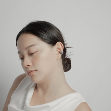 浪 Waves  I 【濤】耳骨扣 - 純銀染黑