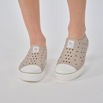 moz瑞典 駝鹿 雙色洞洞餅乾水鞋 (奶蓋奶茶) 防潑水-附鞋扣