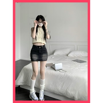 🐻‍長腿魔咒短裙實拍 | 圓形刷色牛仔短裙 | 復古 | 裙子 | 牛仔裙 | 包臀裙