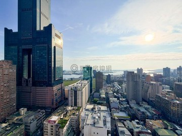 欣賞大船入港｜亞灣港景｜星玥灣帝王樓層兩房兩衛車｜高雄市苓雅區三多四路
