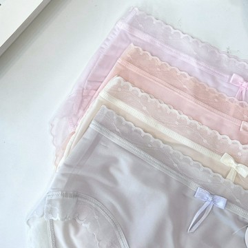 【現貨】冰絲 無痕內褲 面膜內褲 內褲 蕾絲 薄款 中腰 三角褲 包臀 不捲邊 無痕褲 面膜褲 女生內褲 D440
