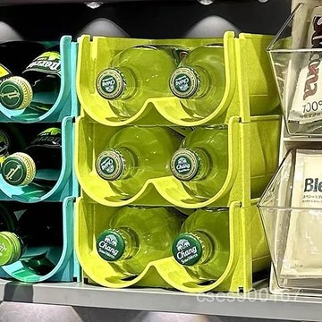 桃園出貨☘冰箱啤酒飲料收納架分類架可疊加瓶裝飲料架廚房易拉罐紅酒收納盒 PIAC