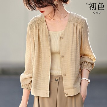 初色 輕薄透氣防曬純色褶皺V領排釦長袖罩衫上衣女上衣-杏色-34832(M-3XL可選)