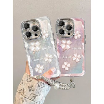 2024超火四葉草花朵適用蘋果15promax手機殼13新款16pro帶閃粉鏡頭膜iphone14保護套女plus高級感硅膠12手鏈
