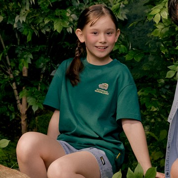 童裝 露營圖案短袖上衣 - 深綠色