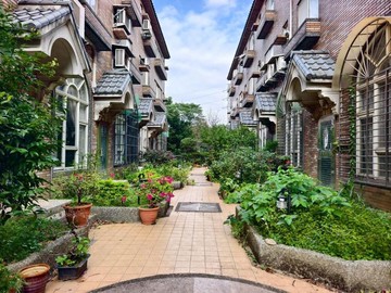 桃園中壢近大江[萬能別莊]社區型庭院別墅｜桃園市中壢區內定二十街