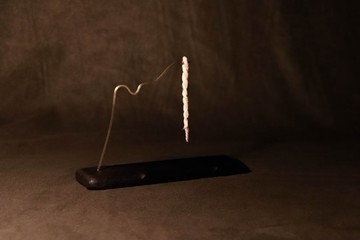 【隱山繩香座 — 碳化】 熏香 | 繩香 | 碳化 | 黃銅
