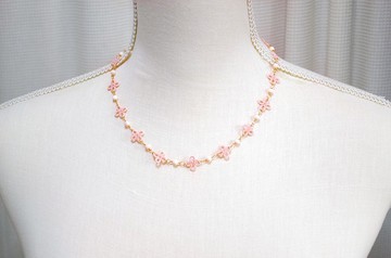 梭織蕾絲小花和女王海螺貝殼項鍊