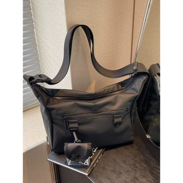 日系黑色防水尼龍布休閑斜挎包ins潮酷時尚運動單肩包校園郵差包