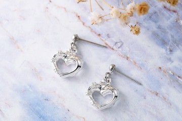 心鎖系列 克服傷心造型 針式耳環 (ERIJA0900E)