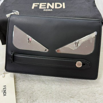 【芬迪｜全新】現貨 FENDI 手拿包 怪獸眼 金屬眼 立挺手拿包 收納包｜Little Bee 小蜜蜂精品