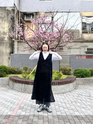 黑色花朵微透膚薄絨布兩穿式罩衫洋裝