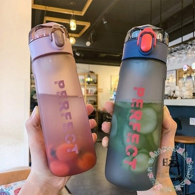 水筒 直飲み プラスチックボトル 大容量 軽い 便利 オシャレ Ins風 体操 ヨガ トレーニング 500ml 水筒 子供 大人 通勤 通学 運動水筒 スポーツ ボトル コップ 通販 Lineポイント最大get Lineショッピング