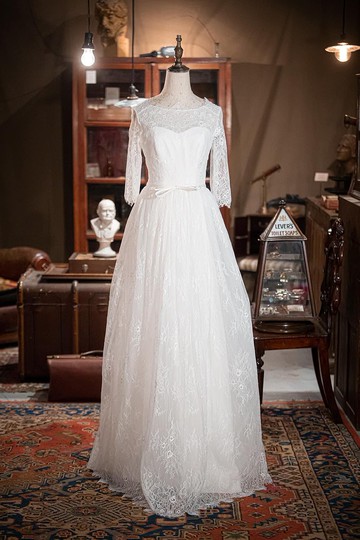 簡約設計輕巧蕾絲輕婚紗