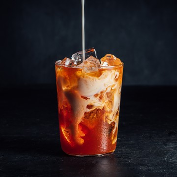 【BLIKE】中杯璽拿鐵(鮮奶茶)(兌換冰熱任選，免費加料)