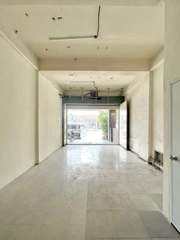 『烏日捷運站』臨20米路｜黃金透天店面｜台中市烏日區光日路