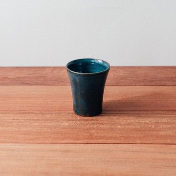 土灰綠釉高身握杯