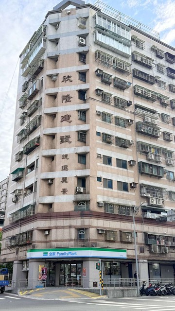 頂埔捷運三代同堂景觀樓中樓｜新北市土城區中央路三段