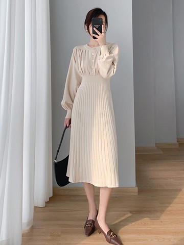 輕奢高級感連衣裙針織裙子女秋冬2021新款顯瘦收腰長款過膝毛衣裙