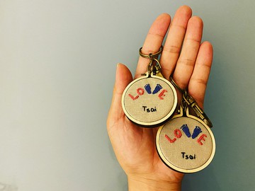 【客製】寶寶腳丫 刺繡鑰匙圈 出生紀念